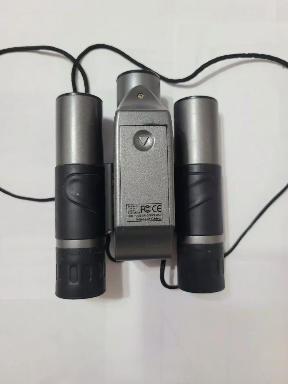 10x25 Digital Camera Binoculars – Cable + Software Disc Included
